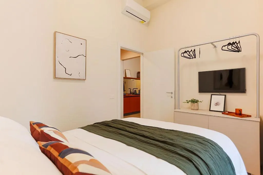 The Best Rent - Characterful Two-Bedroom Flat Steps From Palestro Milan Apartment