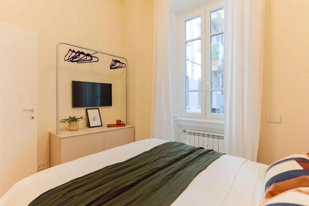 The Best Rent - Characterful Two-Bedroom Flat Steps From Palestro Milan 0*,  Italy