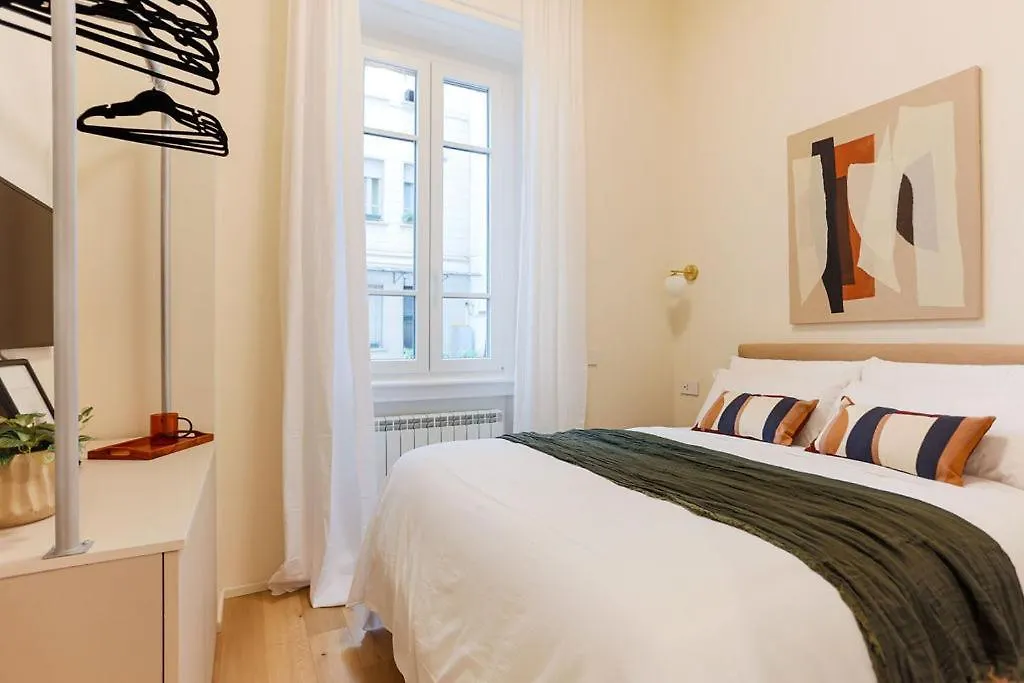Apartment The Best Rent - Characterful Two-Bedroom Flat Steps From Palestro Milan Italy