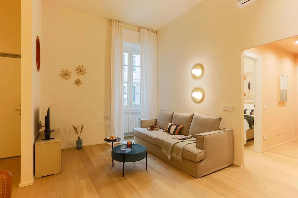 The Best Rent - Characterful Two-Bedroom Flat Steps From Palestro Milan Italy