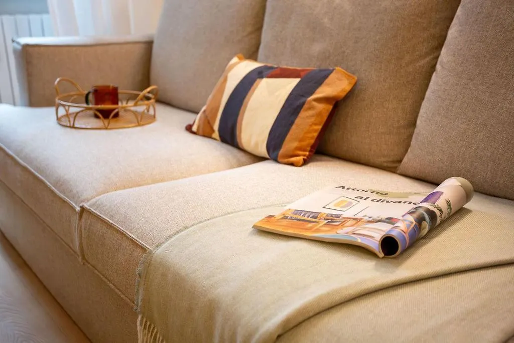 Apartment The Best Rent - Characterful Two-Bedroom Flat Steps From Palestro Milan
