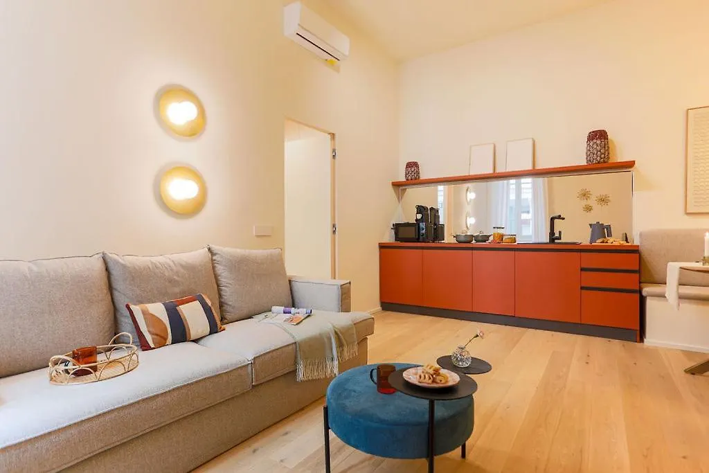Apartment The Best Rent - Characterful Two-Bedroom Flat Steps From Palestro Milan
