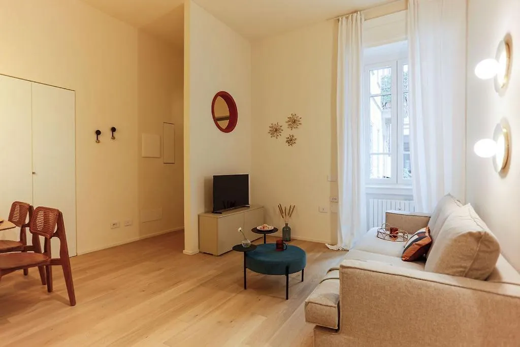 The Best Rent - Characterful Two-Bedroom Flat Steps From Palestro Milan 0*,  Italy