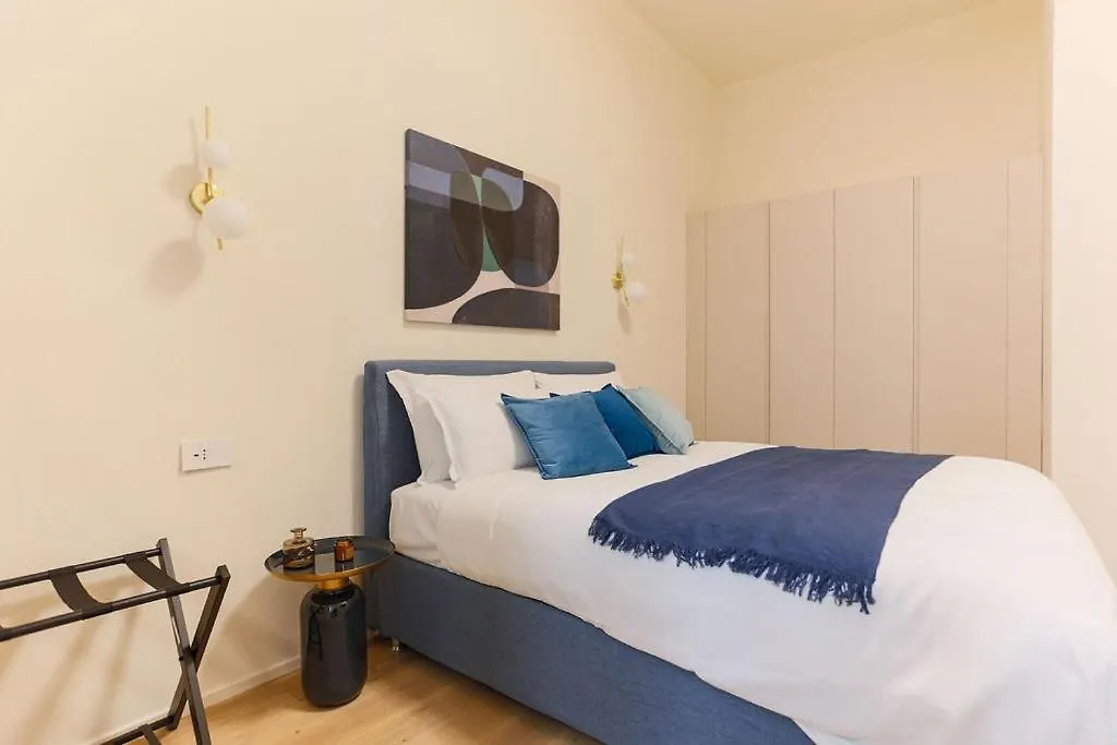 Apartment The Best Rent - Characterful Two-Bedroom Flat Steps From Palestro Milan