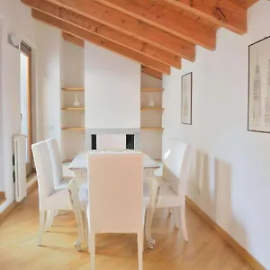 Apartment Mansarda In Piazza Duomo, Milan
