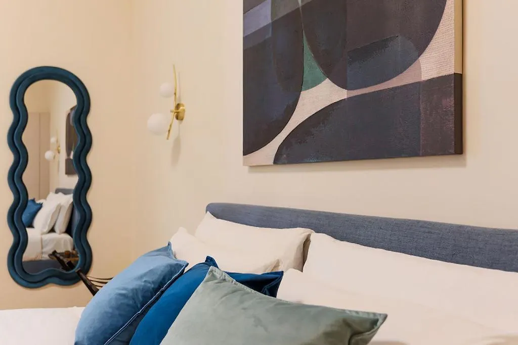 Apartment The Best Rent - Characterful Two-Bedroom Flat Steps From Palestro Milan Italy