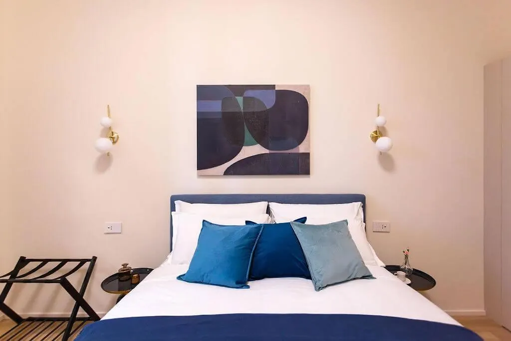 The Best Rent - Characterful Two-Bedroom Flat Steps From Palestro contacts
